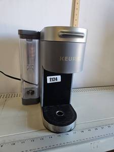 lot 1124 image: Keurig Single Serve Coffee Maker with Water Reservoir No Power
