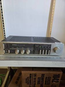 lot 1128 image: Pioneer SA-550 Stereo Amplifier Powers Up 