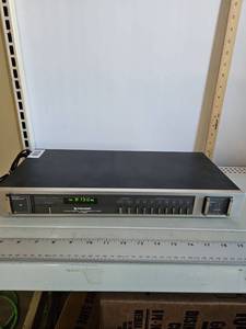 lot 1130 image: Pioneer TX-950 FMAM Digital Synthesized Tuner