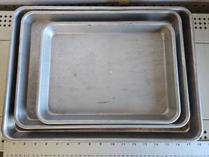 lot 1133 image: Nordic Ware Baking Sheet Pan Set 3-Piece Made in USA