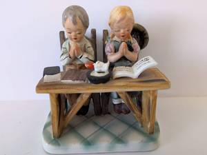 lot 2043 image: Hummel Figurine Two Children at Table with Prayer Hands - Damaged