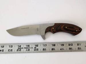 lot 2058 image: Timber Wolf TW13 Fixed Blade Knife German Stainless