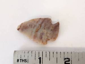 lot 2084 image: Arrowhead Point Artifact Approximately 1 Inch