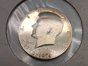 lot 2088 image: 1976 S Kennedy Bicentennial Silver Half Dollar Proof 50c Coin