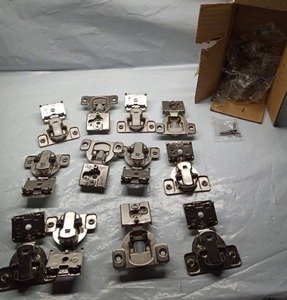lot 1030 image: Self Closing Cabinet Hardware Hinges with Screws Lot 12 Pieces - Retail $36
