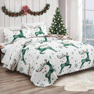 lot 1128 image: Christmas King Size Quilt Set, Green Reindeer Bedspread - Retail $45