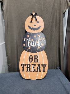 lot 604 image: Halloween Trick or Treat Stacked Pumpkin Wall Decor 3-Tier Has Paint Spot See Pictures