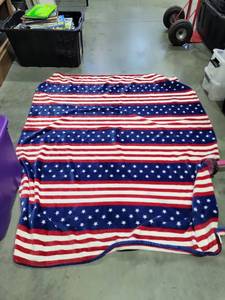 lot 618 image: The Big One American Flag Throw Blanket 5 ft x 6 ft