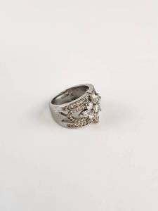 lot 103 image: 925 Sterling Silver Cluster Statement Ring with Clear Faceted Stones