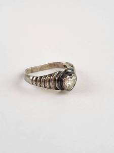 lot 110 image: Vintage Sterling Silver Crystal Heart Ring