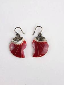 lot 112 image: Sterling Silver Natural Red Nautilus Shell Dangle Drop Earrings Pair .925