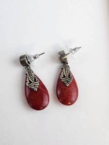 lot 117 image: Sterling Silver Sponge Coral Drop Earrings Pair
