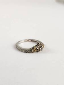 lot 118 image: 925 Sterling Silver Ring with Floral Cluster Design