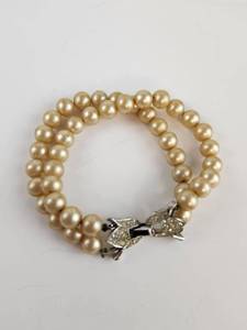 lot 179 image: Vintage Trifari Double Strand Faux Pearl Bracelet