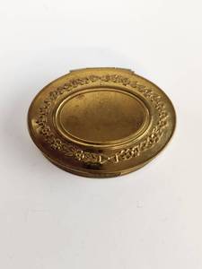 lot 183 image: Vintage Volupte Gold-Tone Floral Powder Compact