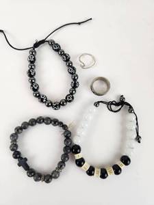 lot 204 image: Jewelry Lot 5 Pieces Bracelets and Rings