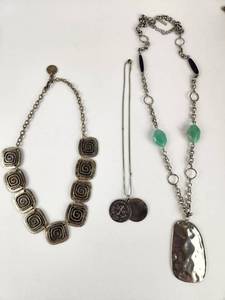 lot 209 image: 3-Piece Necklace Lot