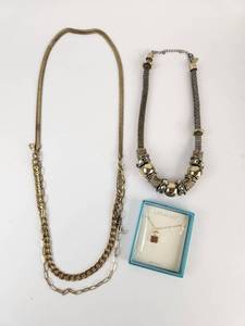 lot 221 image: Jewelry Lot 3-Piece Necklace Bracelet Set with Pendant