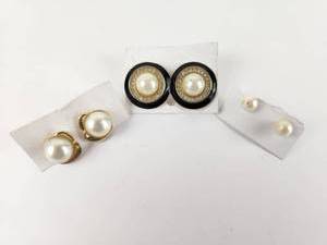 lot 223 image: Lot of Earrings