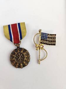 lot 230 image: United States Army Reserve For Achievement Medal with Ribbon Bar and Flag Pin