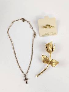 lot 233 image: Jewelry Set Cross Necklace Earrings Rose Brooch 3-Piece