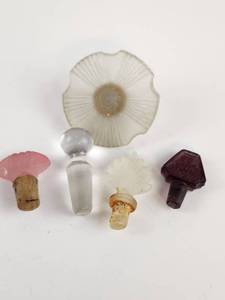 lot 243 image: Lot of Vintage Glass Perfume Bottle Stoppers Daubers