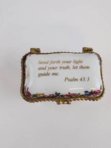 lot 262 image: Porcelain Ring Box with Floral Decoration and Psalm 433 Quote