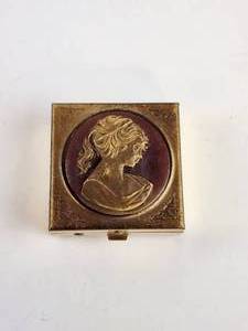 lot 263 image: Vintage Cameo Pill Box