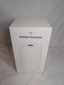 lot 500 image: Apple AirPort Extreme Wireless Router with Power Cable