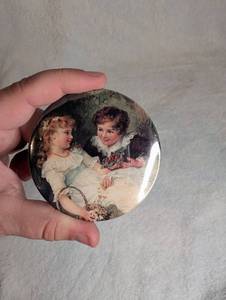 lot 1101 image: Hundleys Leadville Portrait Miniature Mirror