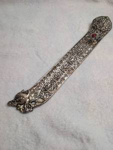 lot 1107 image: Ornate Incense Burner Holder&nbsp