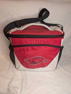 lot 1602 image: University of Arkansas Razorbacks Insulated Lunch Cooler Bag Red White