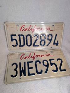 lot 2005 image: Pair California License Plates 5D02894 3WEC952 - 2 ct
