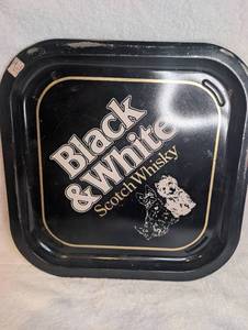 lot 2010 image: Black & White Scotch Whisky Serving Tray