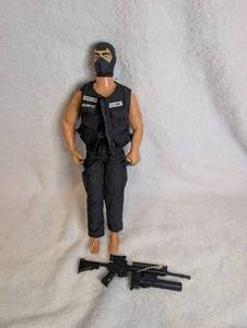 lot 2500 image: G.I. Joe Rapid-Fire Action Figure with Accessories