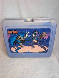 lot 2515 image: 1992 Thermos Batman The Animated Series Lunch Box  Thermos Bottle