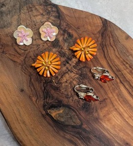 lot 3003 image: Vintage Jewelry Lot 3 Pairs Flower Earrings Red Dangles