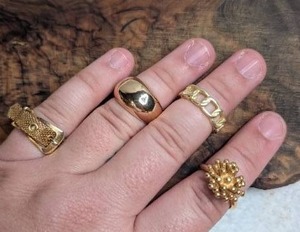 lot 3101 image: Gold Tone Ring Lot 4 Pieces Assorted Styles