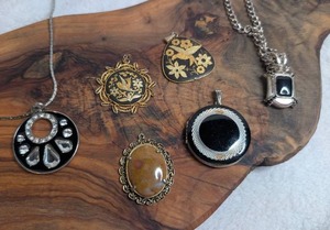 lot 3203 image: 5-Piece Pendant Necklace Lot with Ornate Metal Settings and Inlay Stones