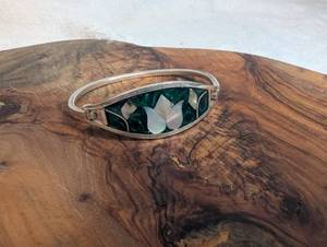 lot 3300 image: Bangle Bracelet with Inlaid Shell and Stone Design