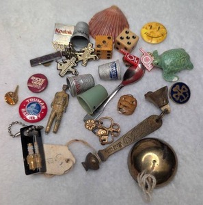 lot 4000 image: Lot of Vintage Collectible Trinkets and Novelty Items 30 Pieces