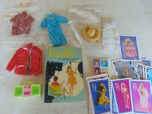 lot 3762 image: Barbie book, clothes and cards