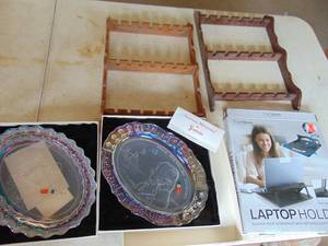 lot 3766 image: Collectible dishes and Spoon Racks