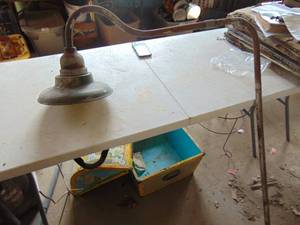 lot 3772 image: Vintage light fixture