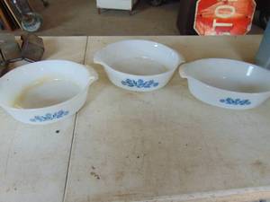 lot 3775 image: Fire King bowls
