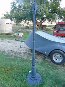 lot 3780 image: Electric metal lamp post