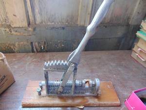 lot 3803 image: Nut cracker