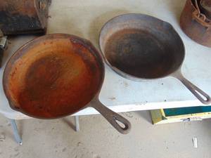 lot 3821 image: Cast iron pans
