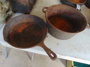 lot 3822 image: Cast iron pans
