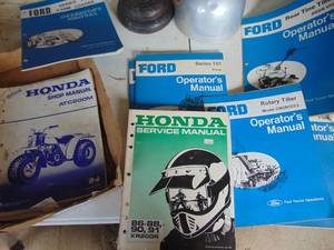 lot 3831 image: Ford and Honda manuals
